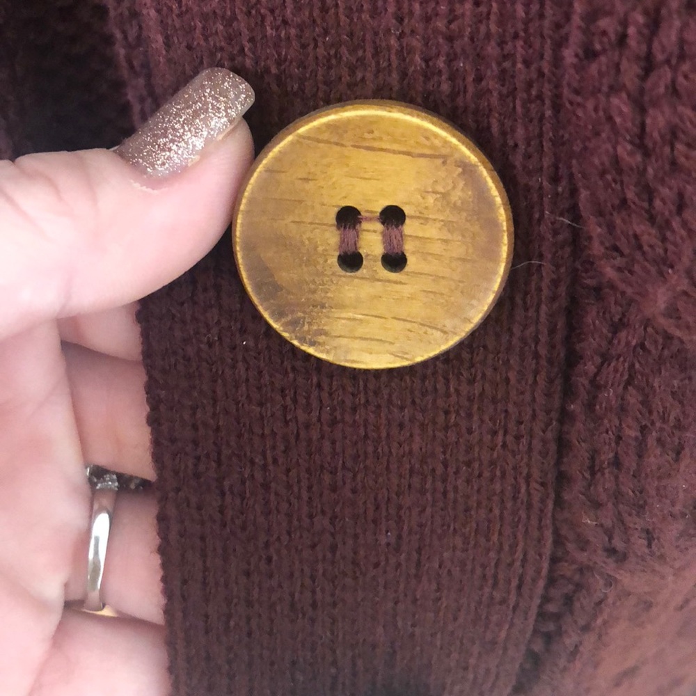 Burgundy cable knit chunky sweater - Picture 5 of 6